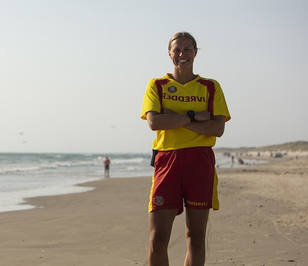 Livredder på strand